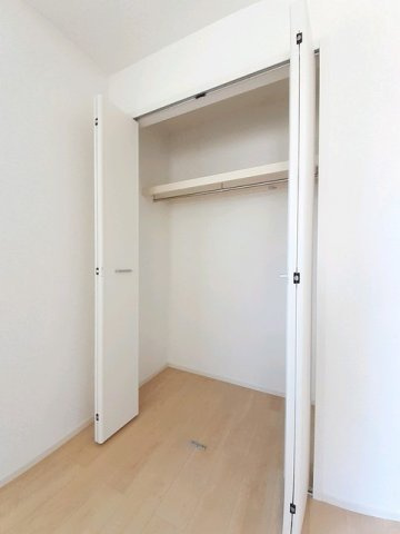 メゾンリヴィエールＢの収納|こまごまとしたものを収納できそうですね