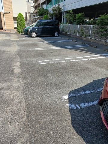 ウェザリアの駐車場|駐車場に車を止められます
