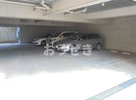 アークハイツ上永谷の駐車場