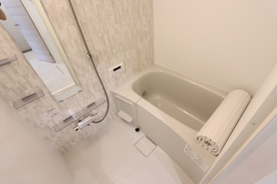 【浴室】 | Ｄ-ｒｅｓｉｄｅｎｃｅ明治中央 | 追い焚き機能付き