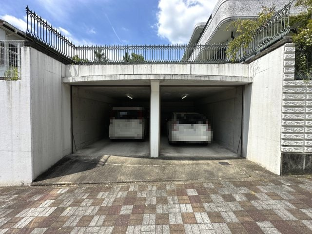岡崎市茅原沢町字茅生　ちせい台の家の駐車場