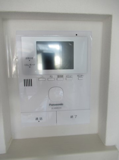 【セキュリティ】 | 六浦5丁目　中古戸建 | モニターでお顔が確認できると安心して対応ができますね。