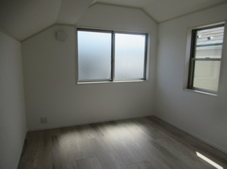 【洋室】 | 六浦5丁目　中古戸建 | 個人部屋として使いやすい洋室です。