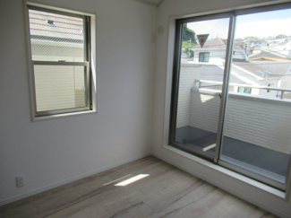 【洋室】 | 六浦5丁目　中古戸建 | 個人部屋として使いやすい洋室です。