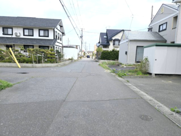 八戸市湊高台5丁目の前面道路含む現地写真