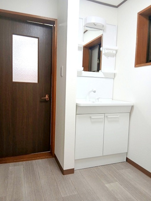 【独立洗面台】 | 木屋元町　中古一戸建て