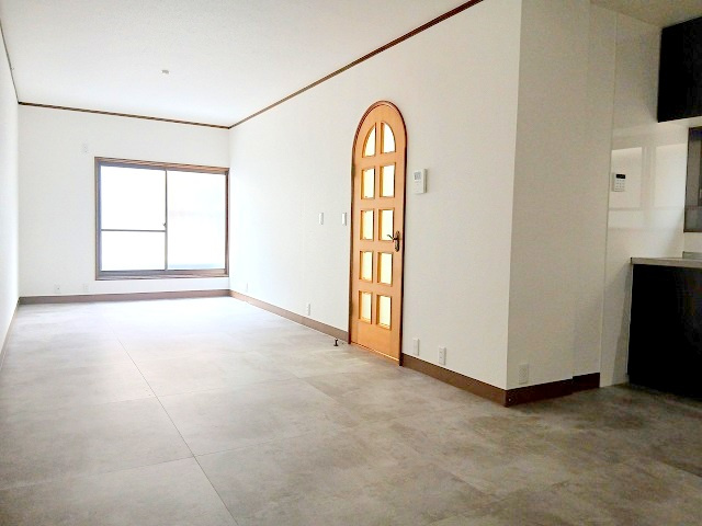 【居間・リビング】 | 木屋元町　中古一戸建て
