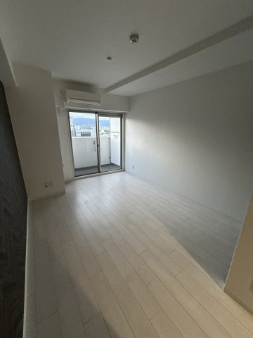 ＣＲＯＵＤ尼崎の居間・リビング