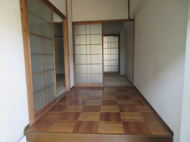 道本グリーンハウスの玄関