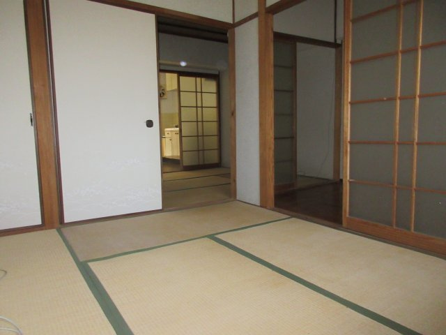 道本グリーンハウスの和室