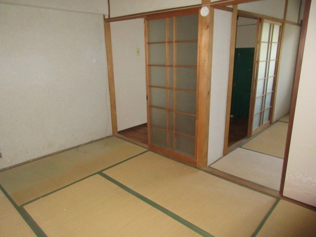 道本グリーンハウスの和室