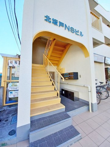 北坂戸NSビルのエントランス