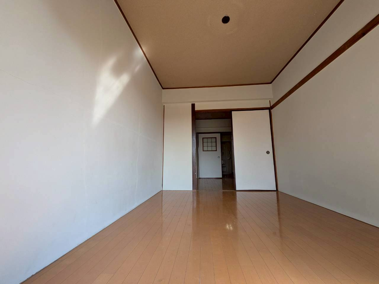 北坂戸NSビルの洋室
