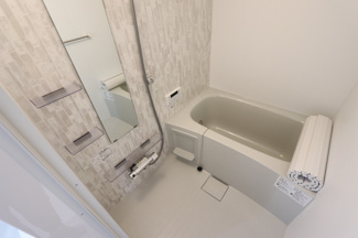 【浴室】 | Ｄ-ｒｅｓｉｄｅｎｃｅ明治中央 | 浴室換気乾燥機付き