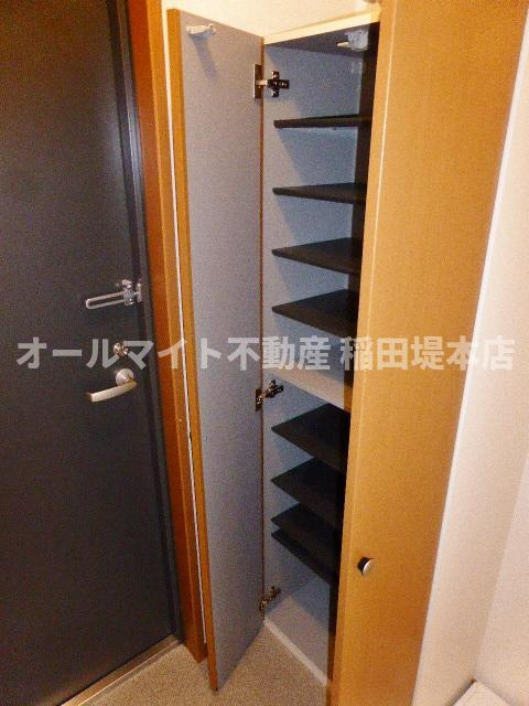 川崎市麻生区上麻生７丁目の賃貸マンションの玄関