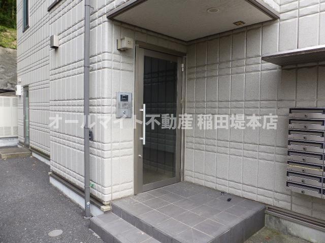 川崎市麻生区上麻生７丁目の賃貸マンションのエントランス