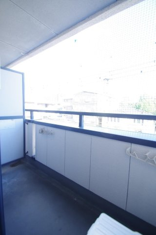 コート新屋敷のバルコニー