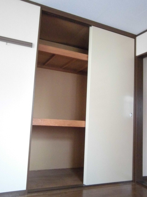 江戸川区西一之江１丁目の賃貸マンションの収納|★洋室の収納★