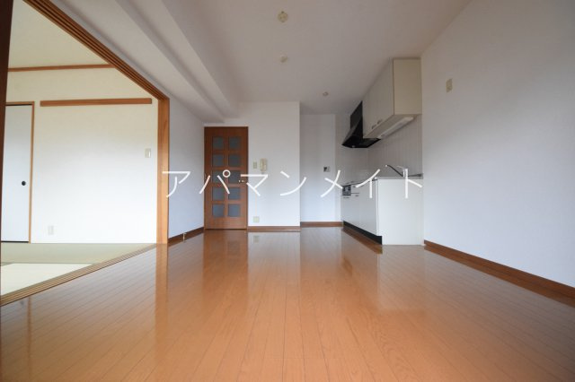 【居間・リビング】 | 使い勝手の良いお部屋です！