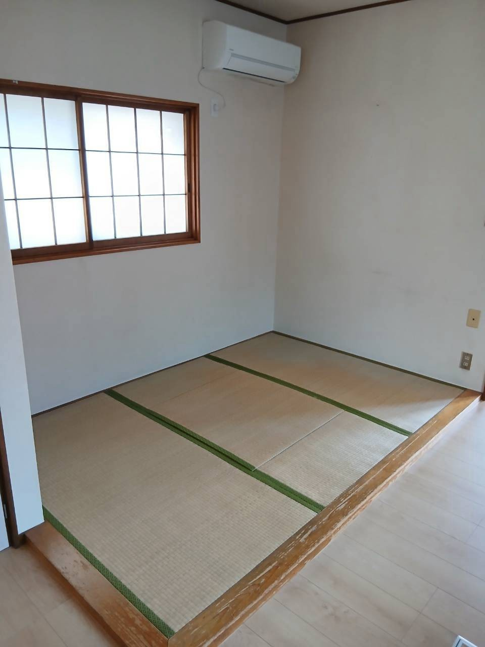 石原町　貸家の和室