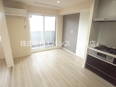 【居間・リビング】 | D-room末広2丁目 | こちらのリビングで趣味の時間をお楽しみください