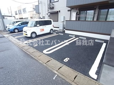 【駐車場】 | アヴァンスコート参番館 | 車をお持ちの方に嬉しい駐車場付きの物件です