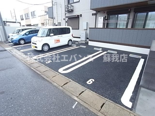 【駐車場】 | アヴァンスコート参番館 | 車をお持ちの方に嬉しい駐車場付きの物件です