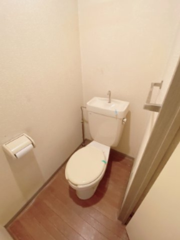 ドミールVANのトイレ|別部屋同一間取りのお写真となります。