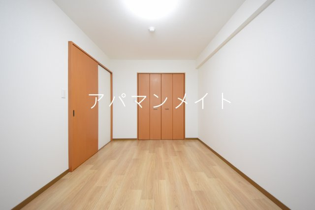 【寝室】 | NEATビル | ゆとりの広さです