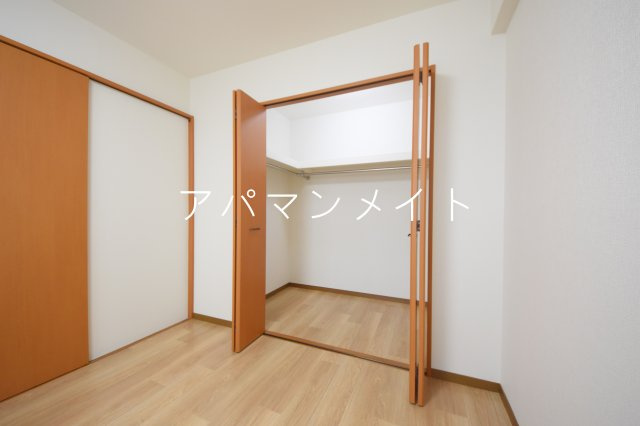 【収納】 | NEATビル | ウォークインクローゼット