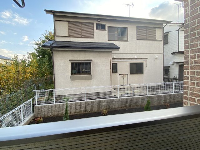 稲城市東長沼のアパートの展望