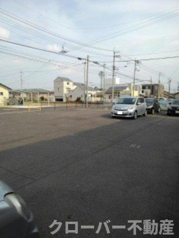 ハイツ・シンフォニーの駐車場