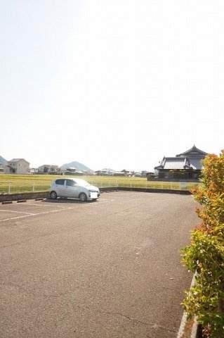 アメニティハイツカワシマ　Ｃの駐車場