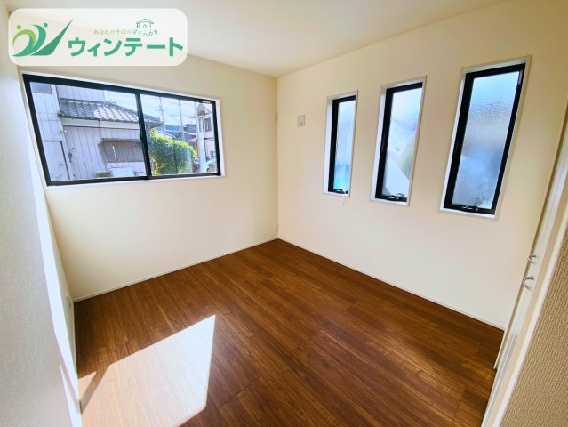 第1石岡市東光台　新築戸建の洋室|各居室はしっかりとした広さがあり、ベッドやデスクを置いても開放感を感じられる空間設計です。