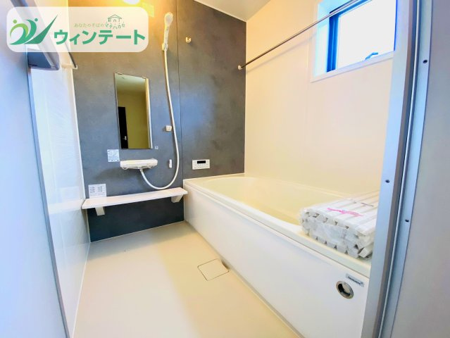 第1石岡市東光台　新築戸建の浴室|広々とした浴室はゆとりある一坪サイズ。浴室乾燥機でカビの発生を防ぎ、いつでも清潔に保てます。快適なバスタイムをどうぞ。