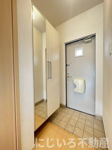 ライトブレスBの玄関