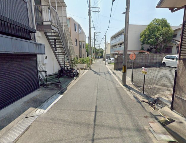 吹田市岸部中1丁目貸倉庫66万円の駐車場