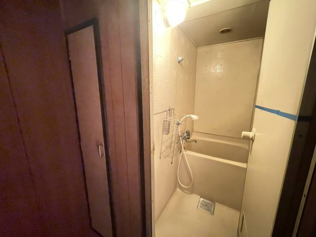 安城市緑町２丁目貸店舗のシャワールーム