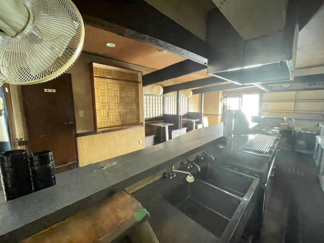 安城市緑町２丁目貸店舗のエントランス