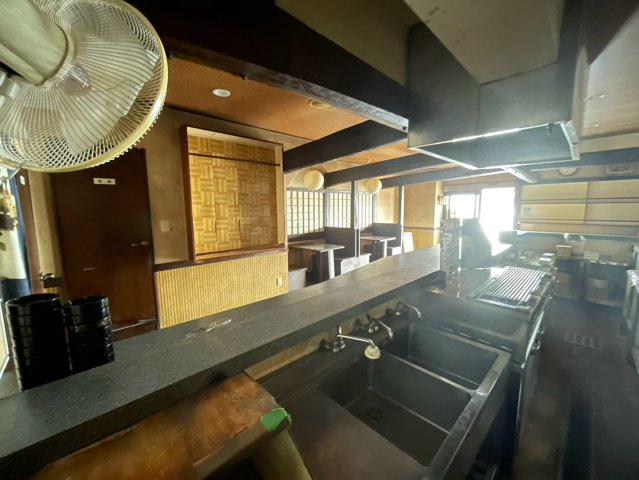 安城市緑町２丁目貸店舗のエントランス