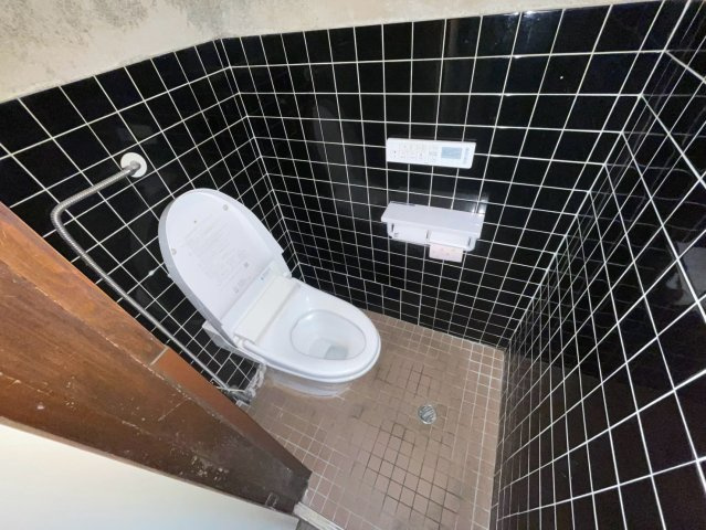 安城市緑町２丁目貸店舗のトイレ