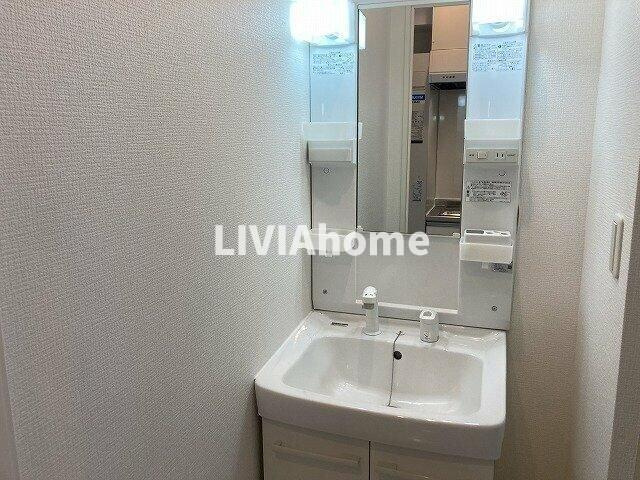 大田区羽田旭町の賃貸マンションの独立洗面台|同シリーズの参考写真です。実際の設備・内装は現況を優先とさせていただきます。