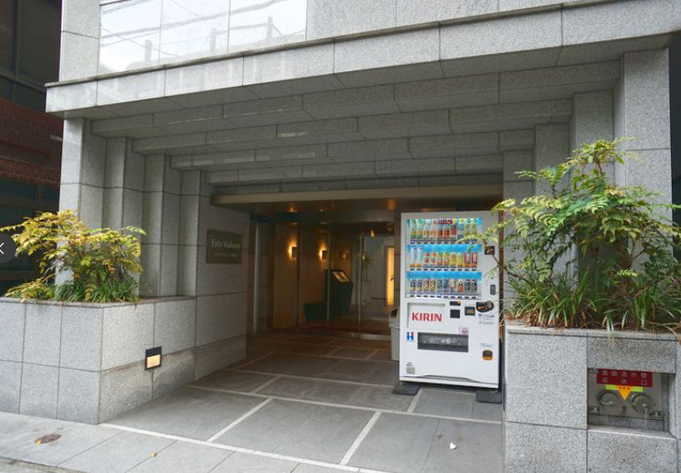 千代田区神田多町２丁目の賃貸マンションのエントランス