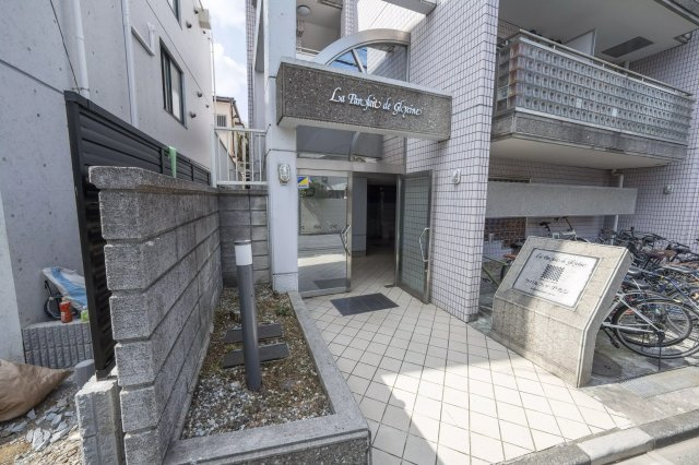 AP561 ラ・パルフェ・ド・グリシンの外観|建物外観を気になさる方へ、見た目の良い物件です