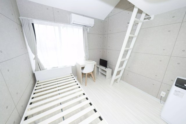 AP769 シャノアール明大前Bの洋室|明るい洋室です