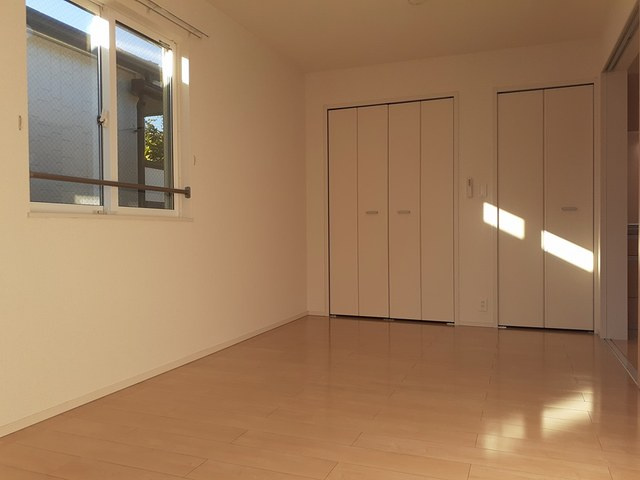 調布市布田５丁目のアパートの寝室
