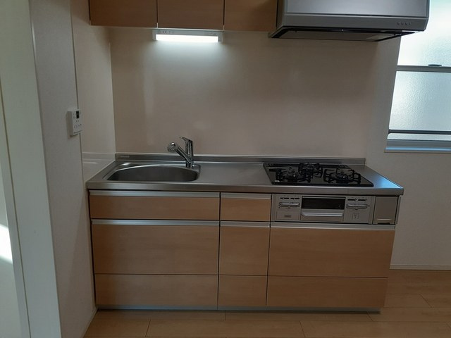 調布市布田５丁目のアパートのキッチン