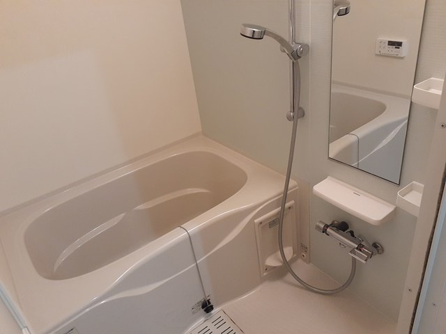 調布市布田５丁目のアパートの浴室