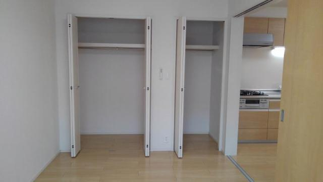 調布市布田５丁目のアパートの収納