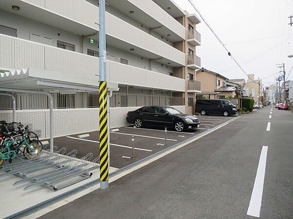 【駐車場】
